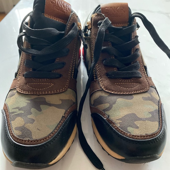 NWOT SNKR Project Camo Double Zipper low top - Picture 2 of 6